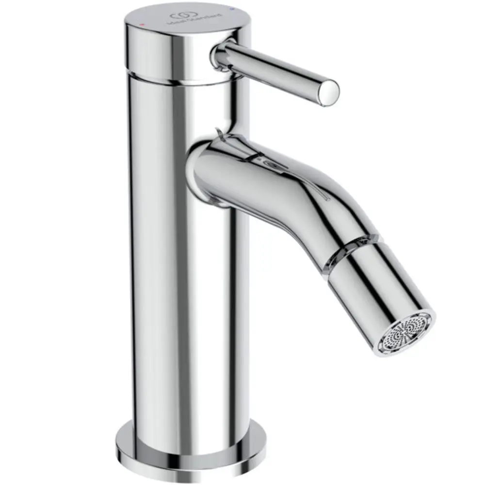Chromfarbene Bidetarmatur von Ideal Standard mit einem schwenkbaren Auslauf und einem ergonomischen Bedienhebel zur Anpassung der Wassertemperatur.